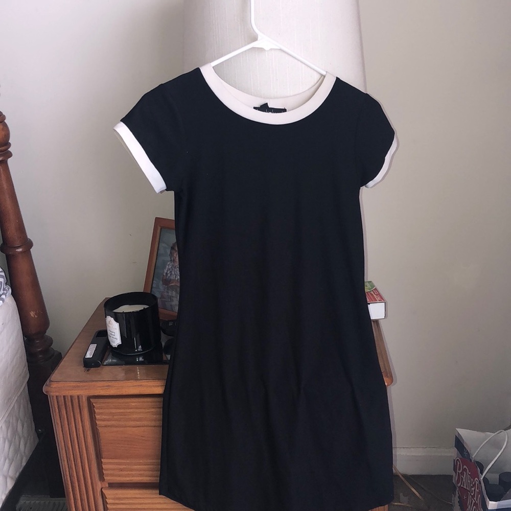 Black drew white lining